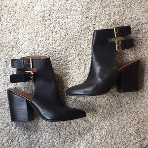 Shoemint Leather Cut-Out Black Booties